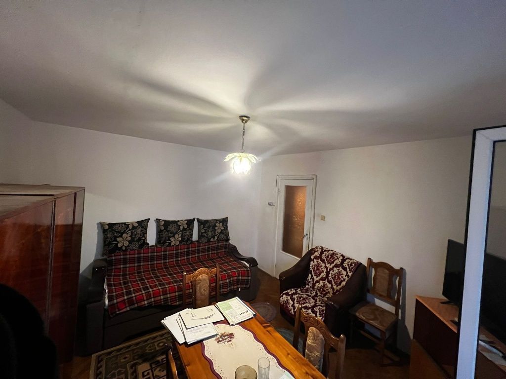 Vand Apartament 2 camere carpati 1
