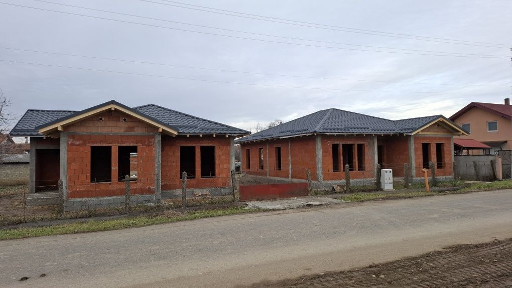 Vând casa noua în Odoreu