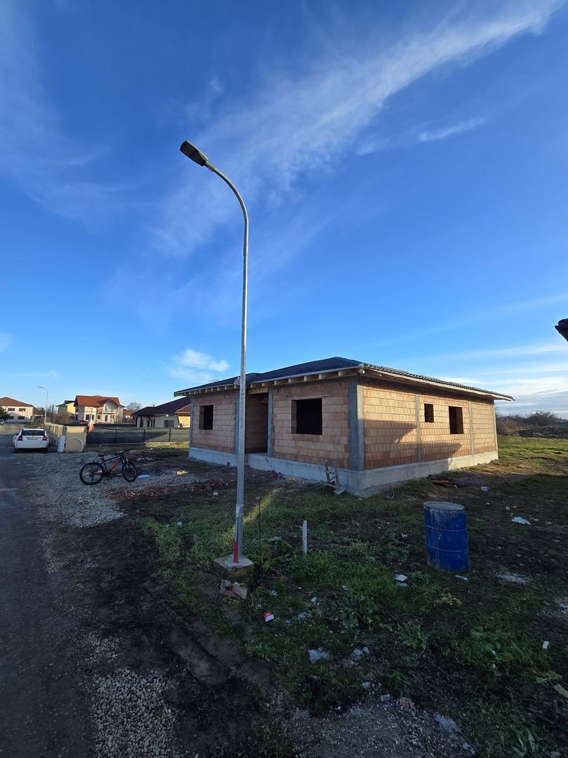 Casa 152m 6.20 arii Martinesti centru teren 22m front chiar toate util