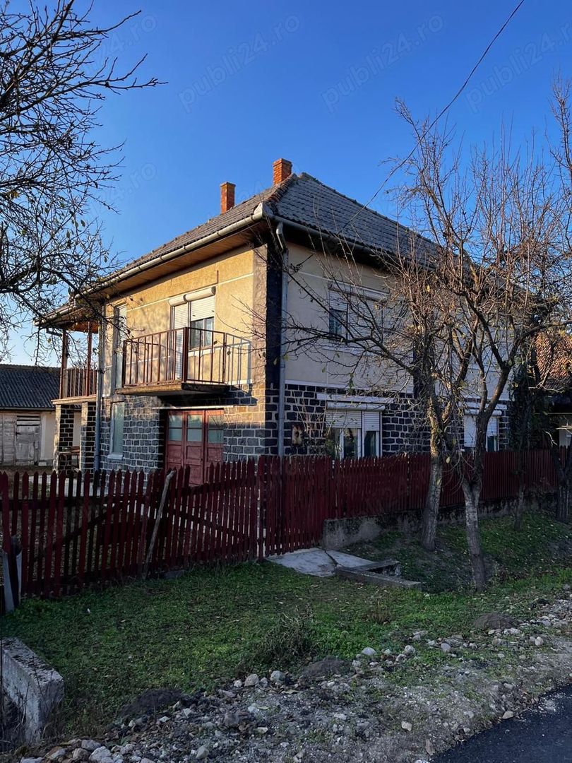 Vind casa la tara