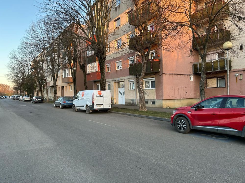 Vand apartament 3 camere