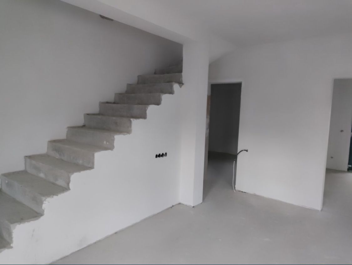 Vand casa tip duplex Martinesti