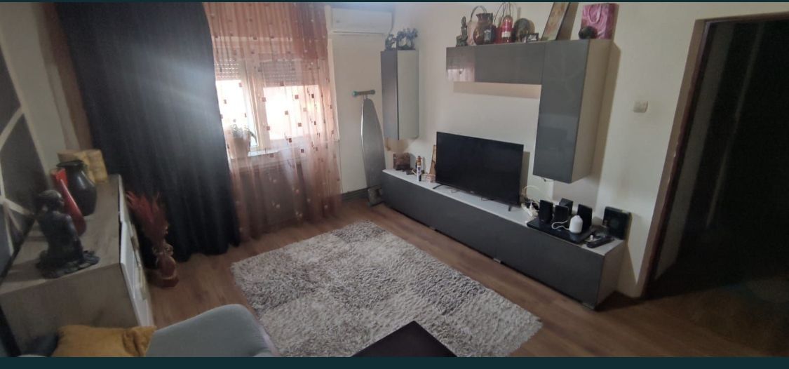 Vand ap cu 3 camere in Navodari
