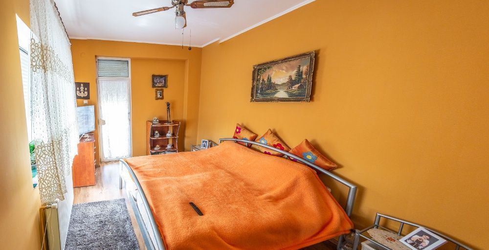BRASADAS vinde casă cu etaj in zona Titulescu.