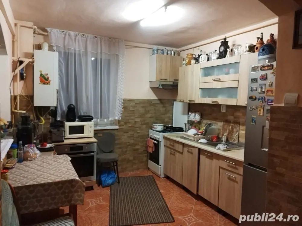 BRASADAS vinde apartament 3 cam PARTER piata Hermes.