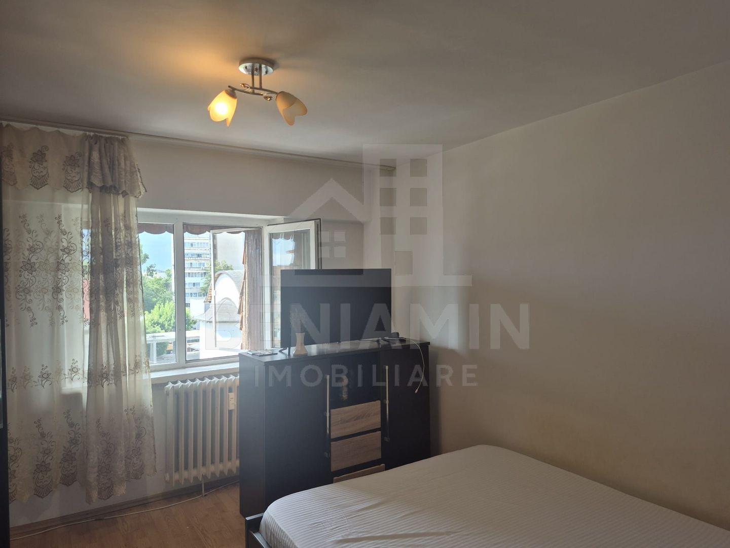 3 camere Sarari 75mp Piata din Valea Rosie 2bai bilateral teava gaze