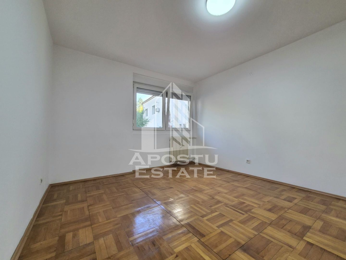 Apartament doua camere,Zona Uta