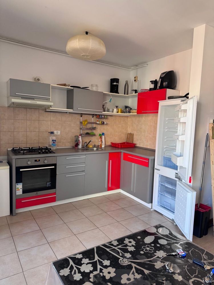 Inchiriez apartament cu 3 camere , 2 bai , complet mobilat si utilat