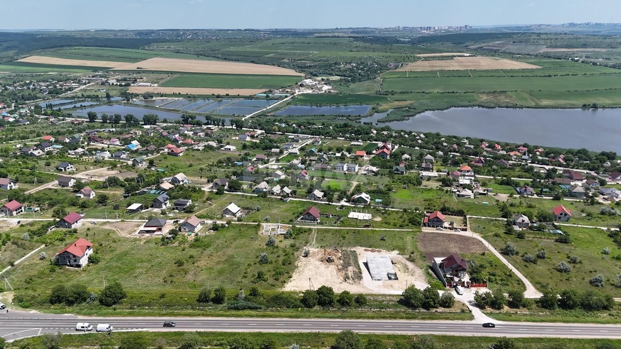 40 Ari Prima Linie Traseu M1/Spatiu Comercial