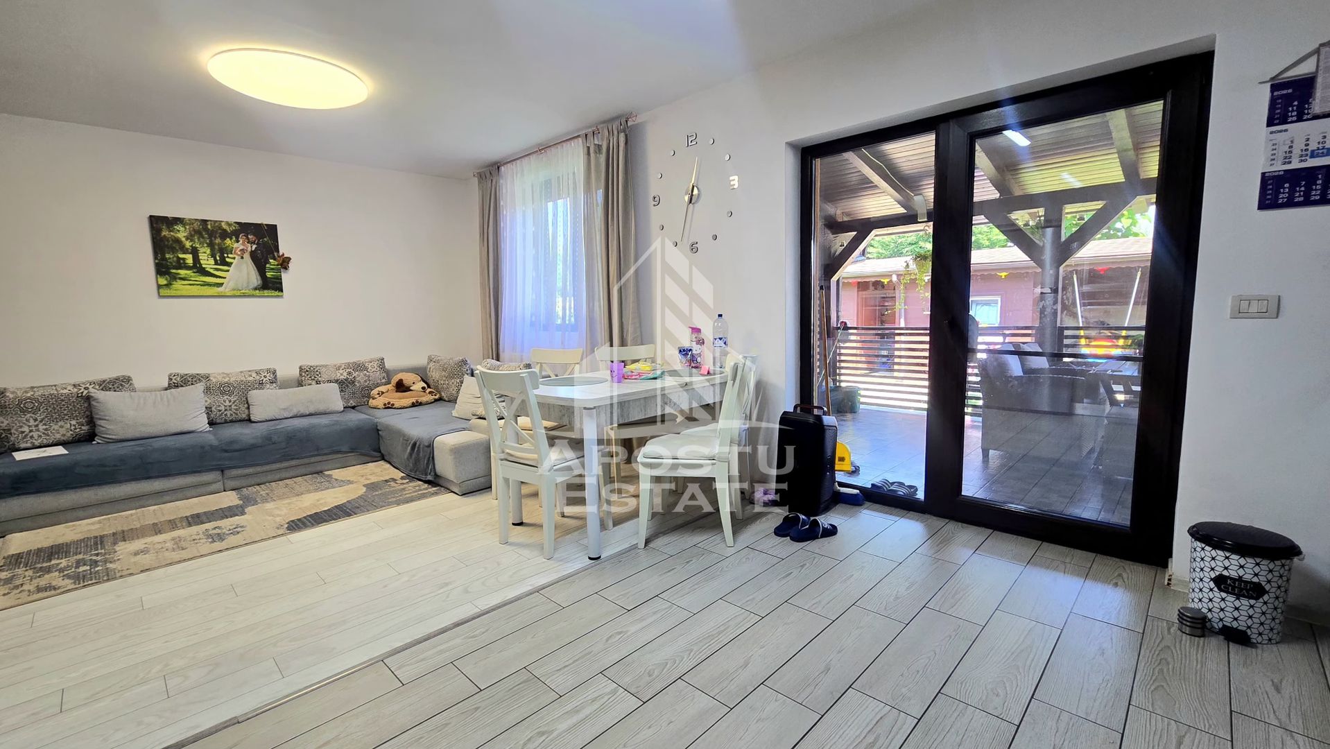 Casa individuala de vanzare cu 4 camere, 2 bai, terasa si foisor, Sag