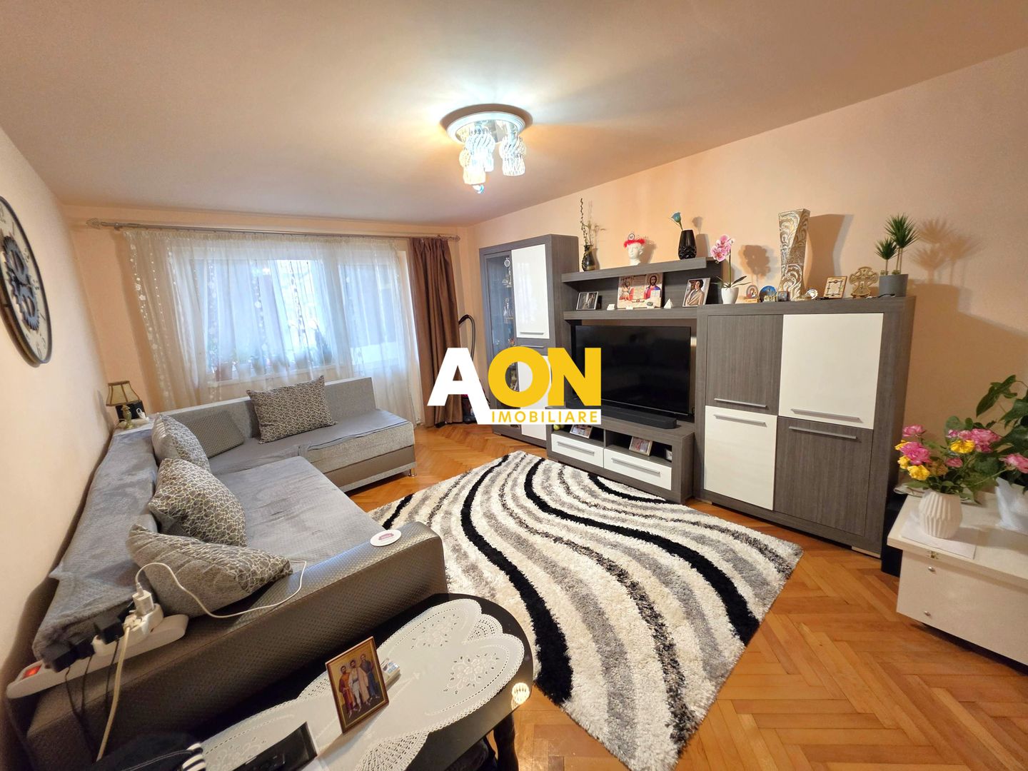 Apartament 3 camere, 2 bai, mobilat,, etaj 3, Cetate, zona Stadion