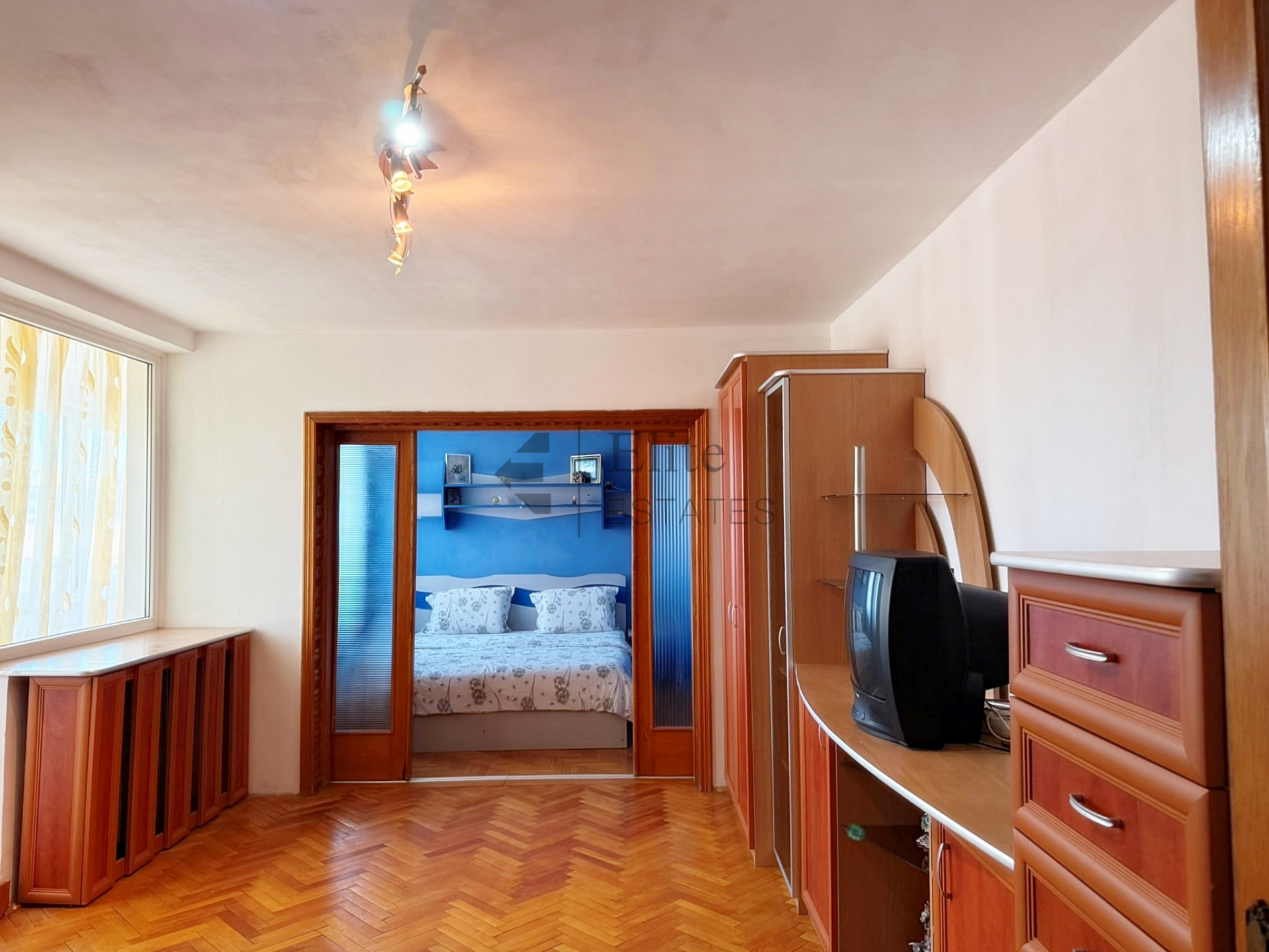 Apartament cu 3 camere de inchiriat| Zona Malul Crisului