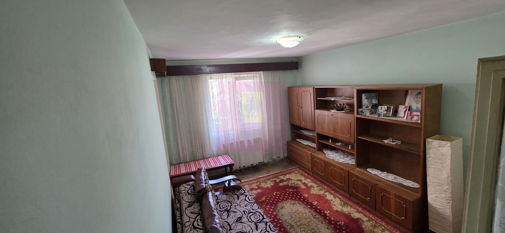 Apartament 3 camere de vanzare in Campina