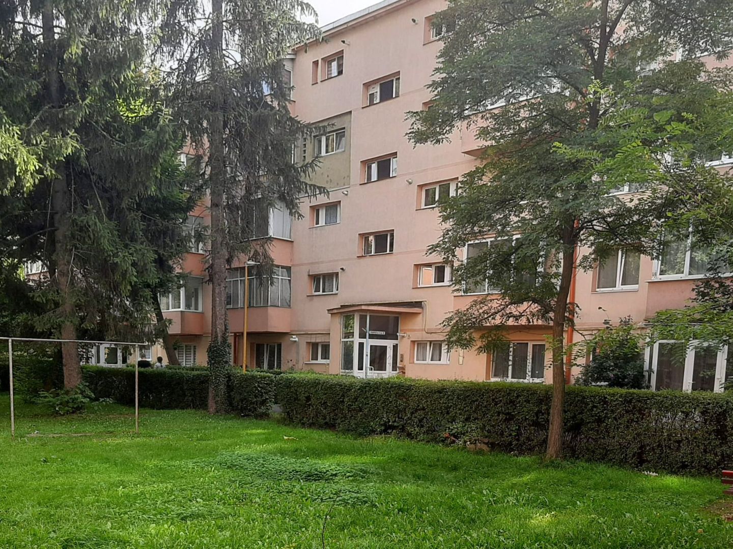 Apartament 2 camere 89000 EUR etaj intermediar foarte aproape de piata Astra