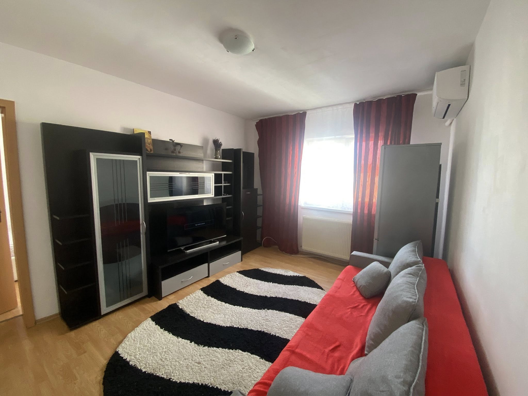 Apartament modest 2 camere de inchiriat zona Cedonia - Str Aleea Haiducului