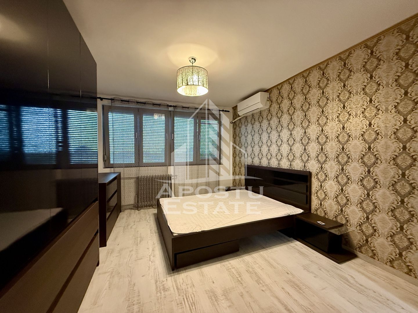 Apartament 2 camere de vanzare, etaj intermediar, Olimpia - Stadion