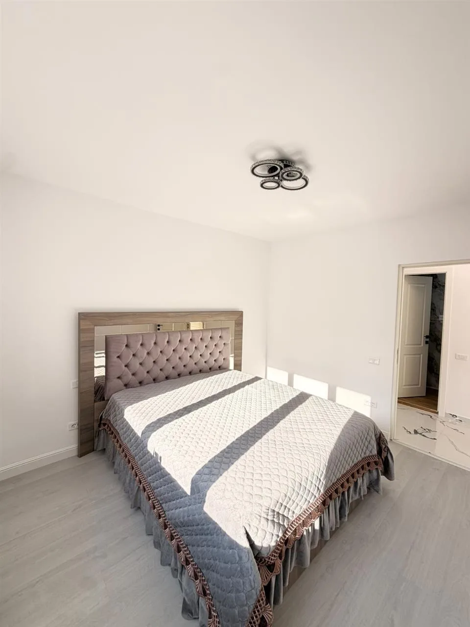APARTAMENT DE VANZARE 1 MINUT METROU 1 DECEMBRIE 1918