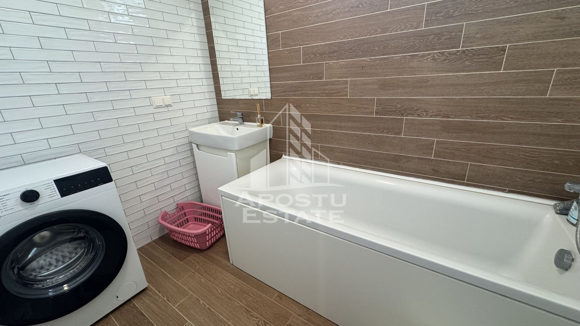Apartament cu 2 camere, de închiriat, 2 locuri de parcare,Dumbravita
