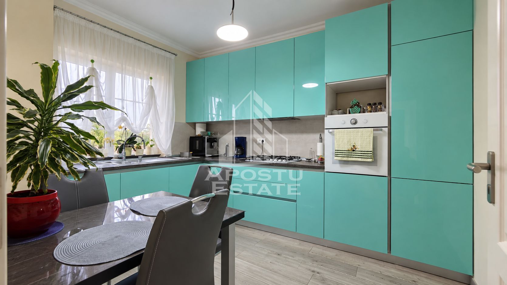 Duplex cu 3 dormitoare, terasa si curte – Dumbravita