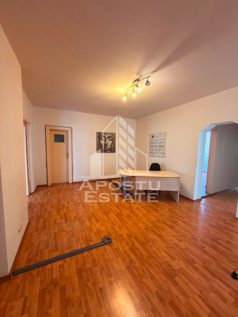 Apartament pretabil birouri, 4 incaperi, 130 mp, Central Timisoara