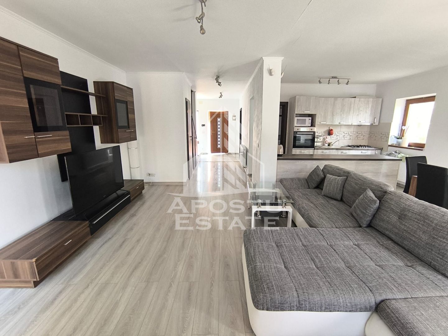 Duplex cu 4 camere,3 bai mobilat si utilat,Dumbravita