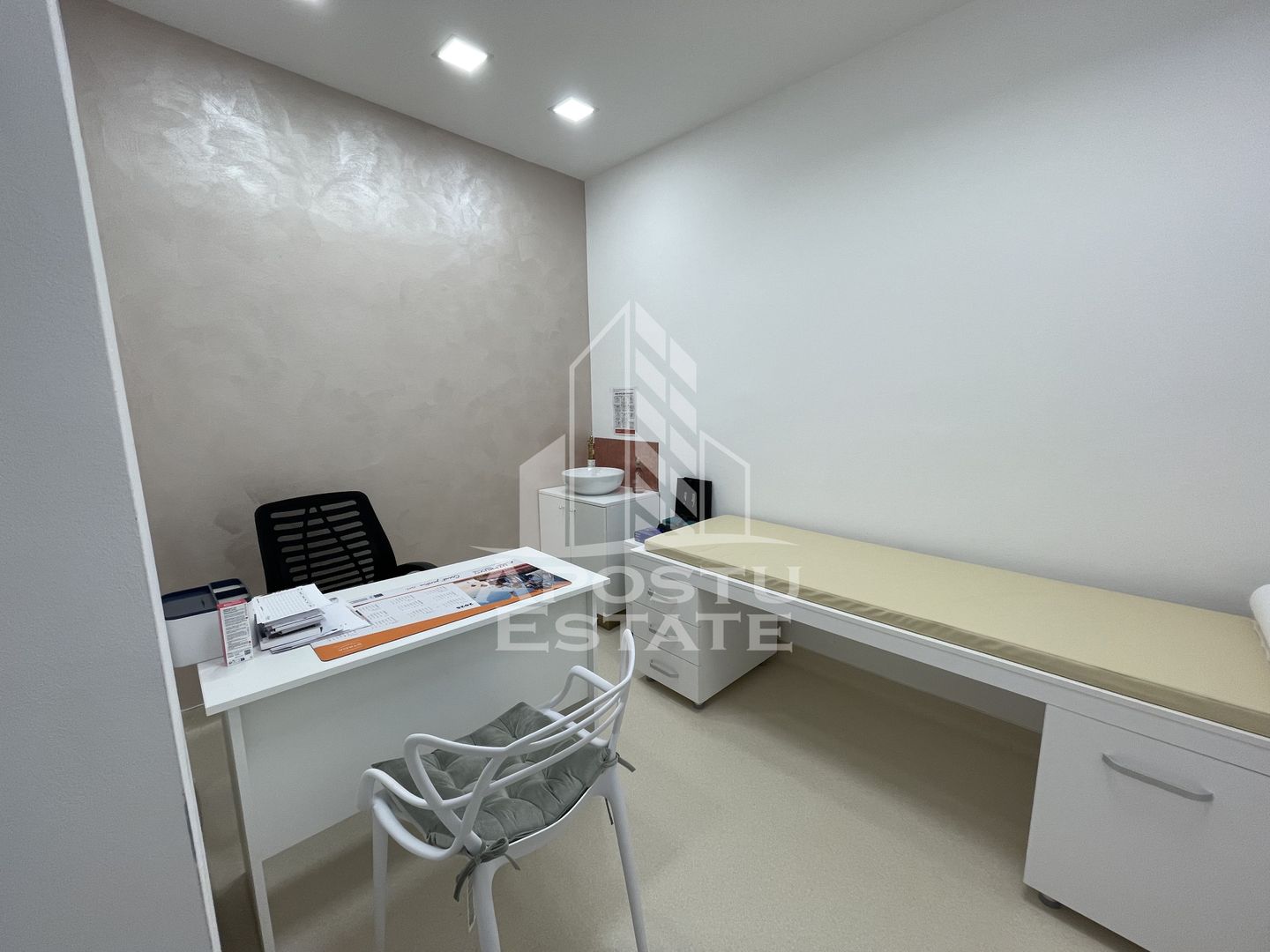 Cabinet medical in cadrul unei clinici de inchiriat, Zona Lipovei