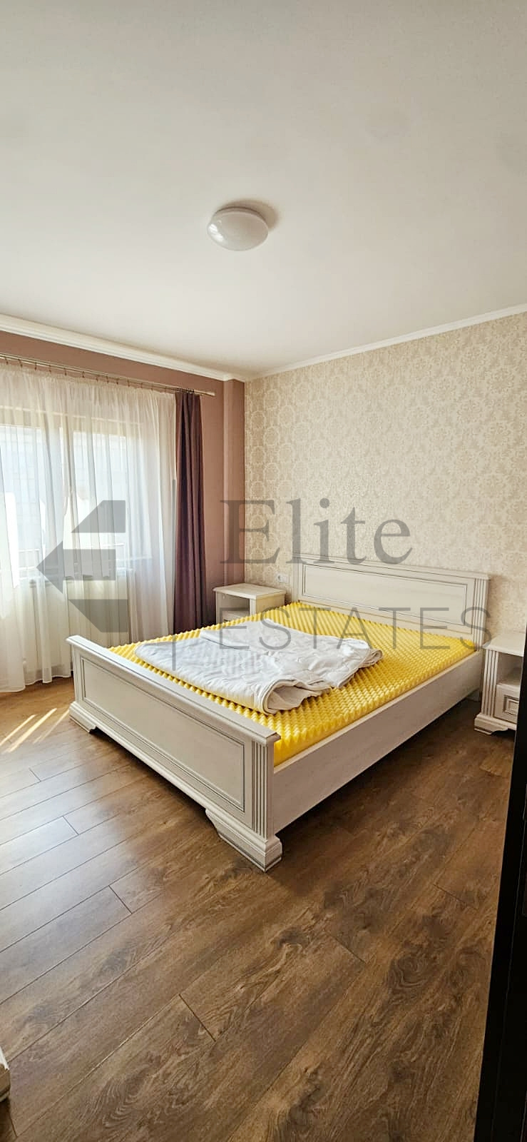 Apartament cu 3 camere in zona Decebal
