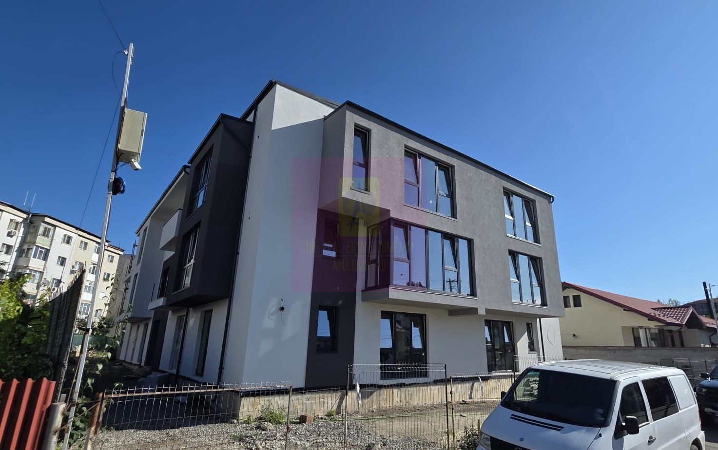 Apartament NOU cu 4 camere de vanzare in Campina