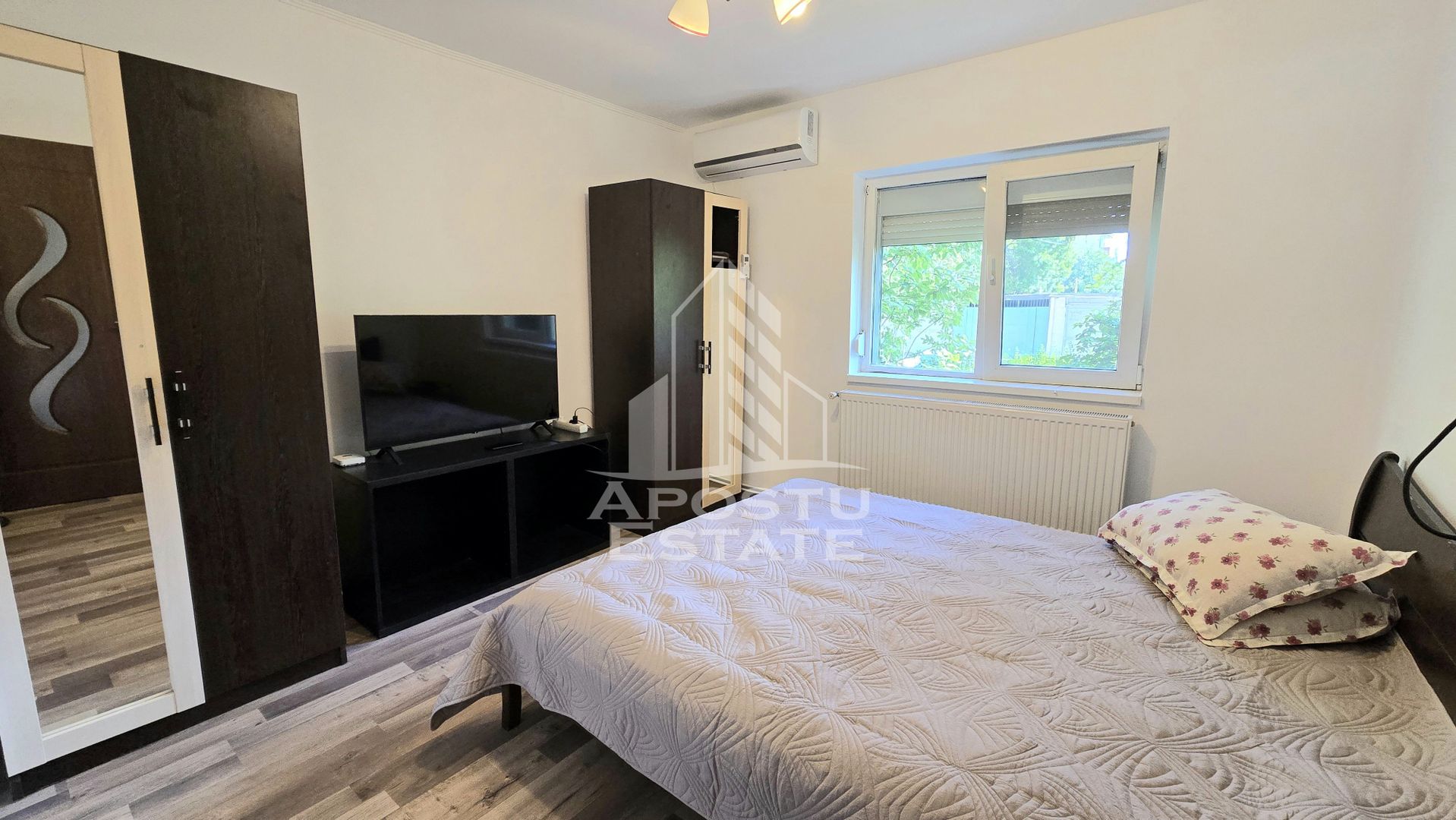 Apartament cu 2 camere, centrala proprie, decomandat, zona Lipovei