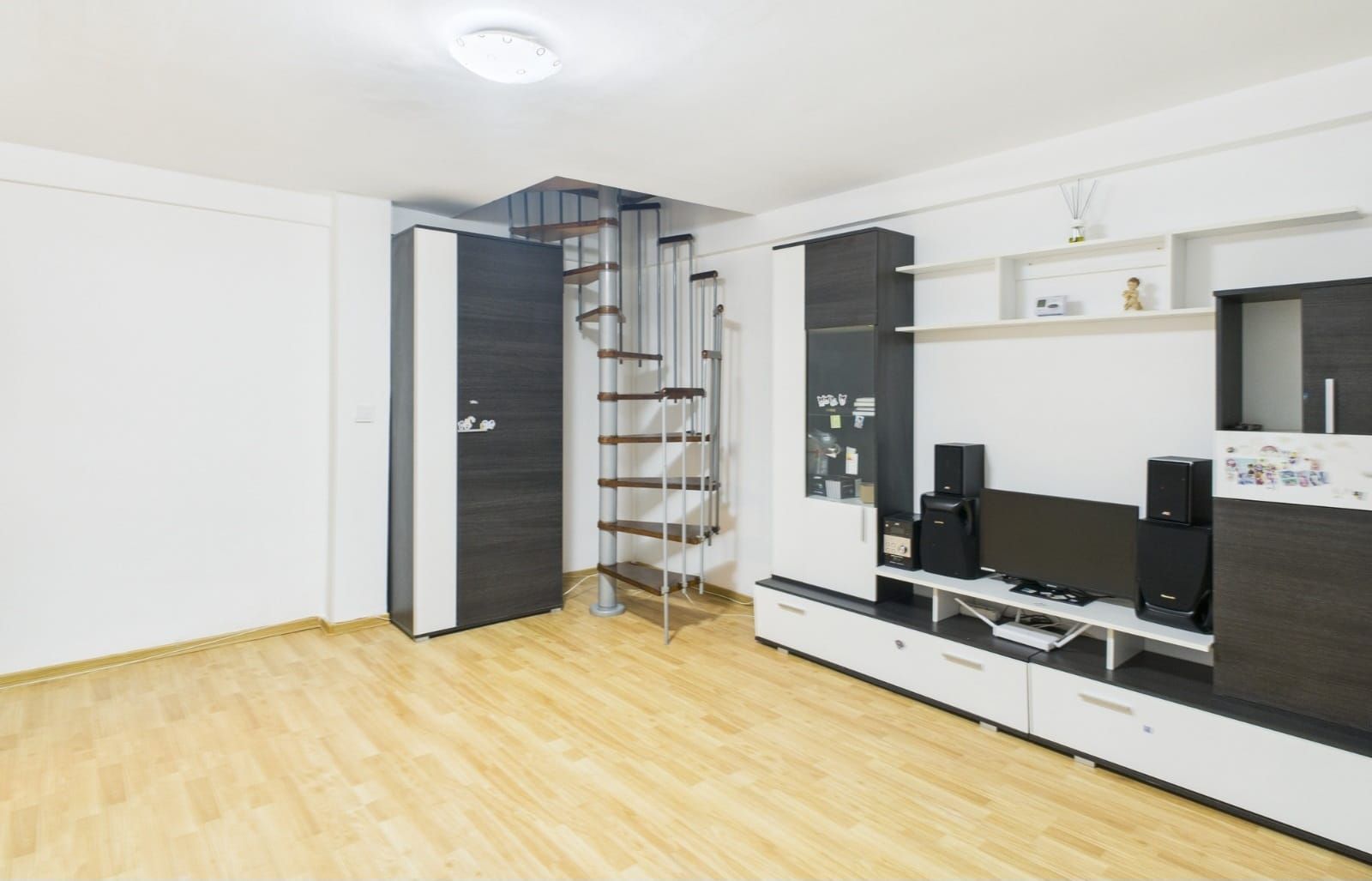 Apartament 1 cameră cu balcon și pod compartimentat | Dâmbovița, Timiș