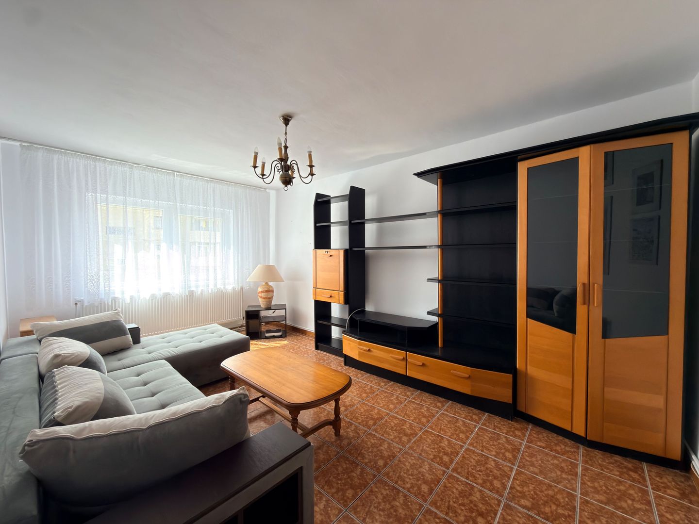Apartament 3 camere etaj 3- Campulung-Zona Visoi!