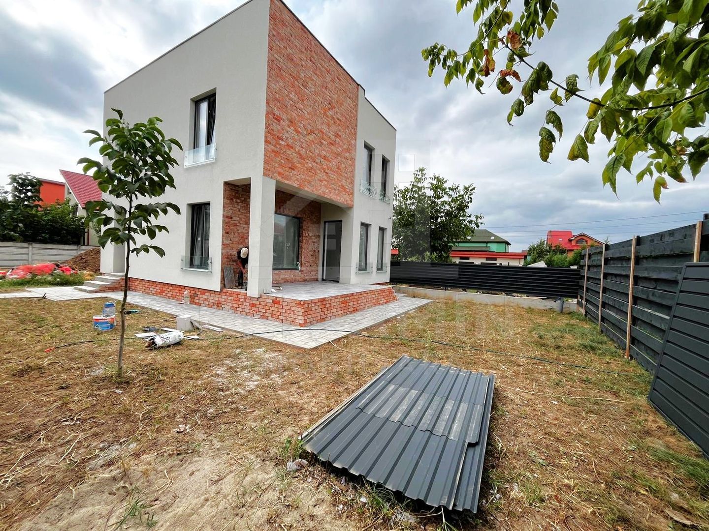 Casa Moderna P+1-Toate Utilitatile-140mp -3 Dormitoare-3Bai-Zona Ford