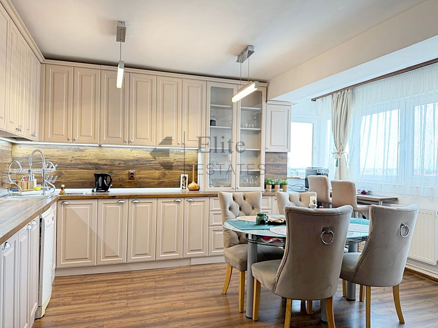 Apartament 4 camere ultracentral in Oradea | View Panoramic