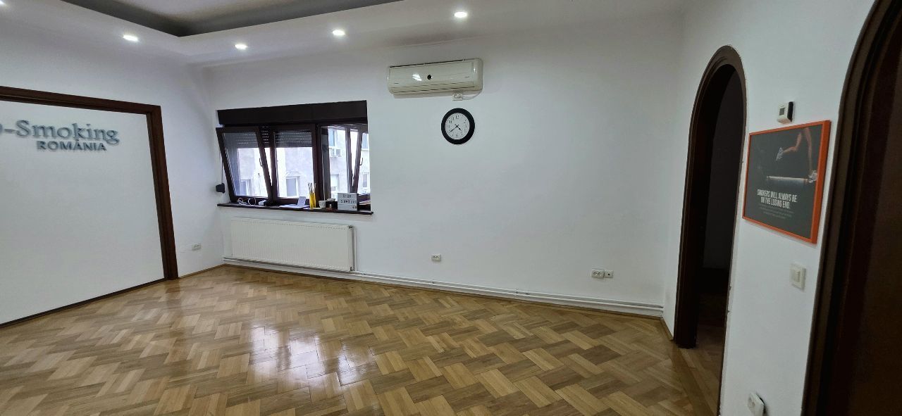 Dacia apartament 4 camere nemobilate de inchiriat