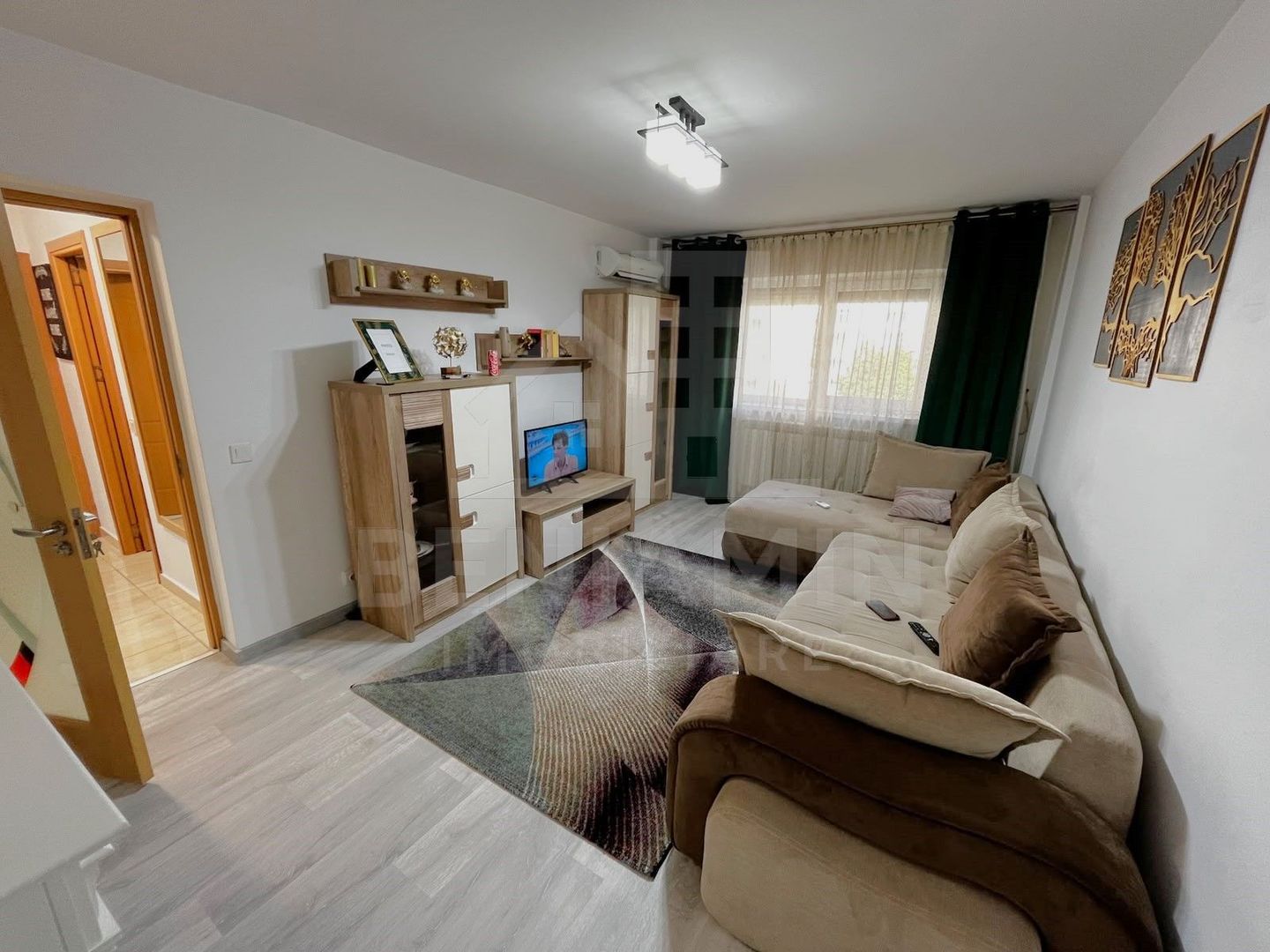 2Camere-Decomandat-Etaj 2-AC-Mobilat-Utilat-Modern-Zona Intim-Lapus