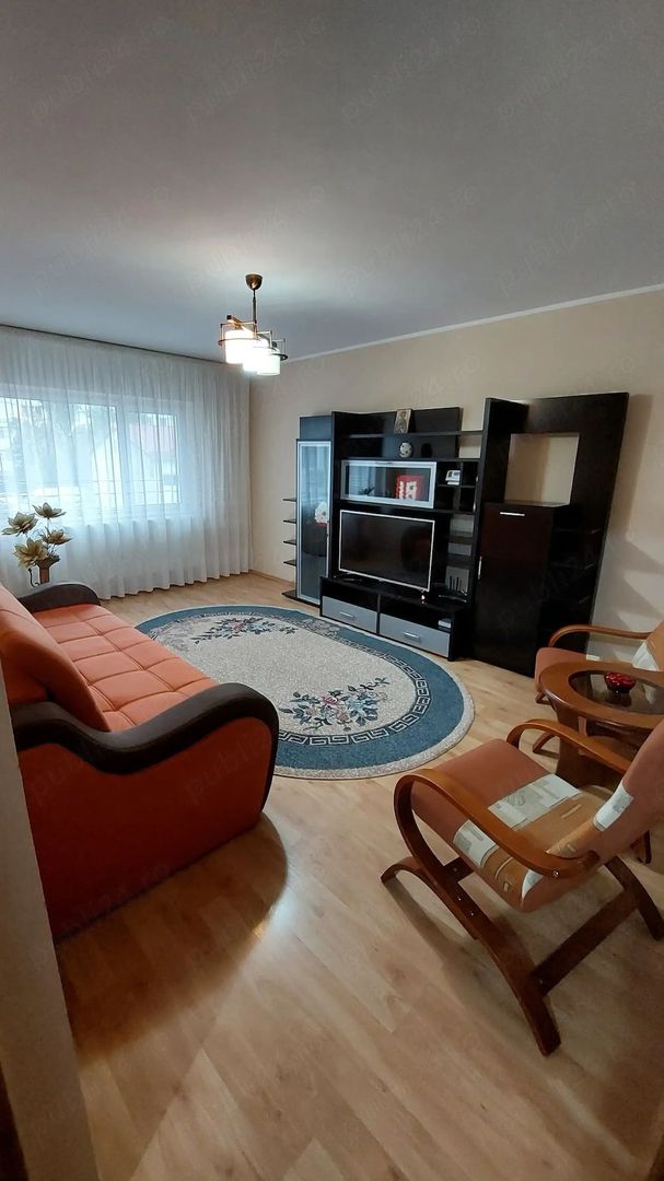 De închiriat apartament cu 3 camere, etaj 1, Siderurgistilor, 400 euro