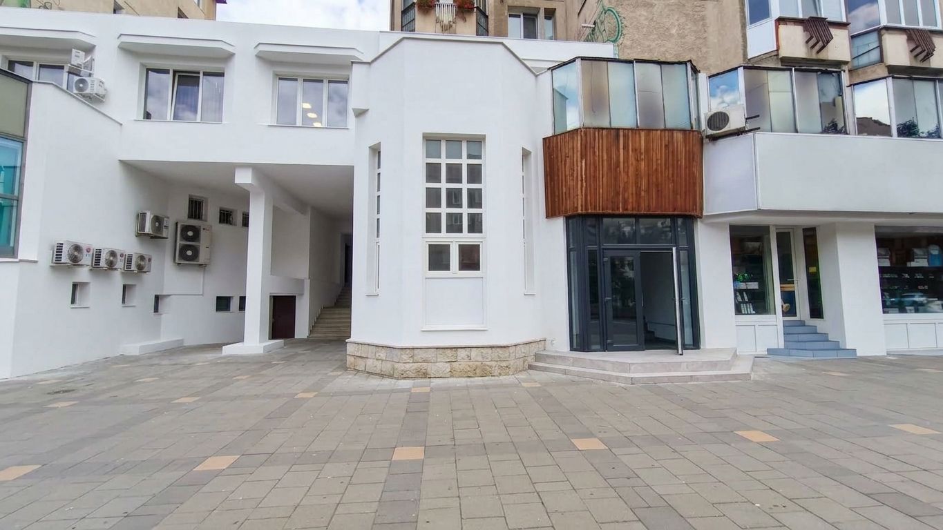 Central - Spațiu Comercial 70 mp Utili - POLI 2