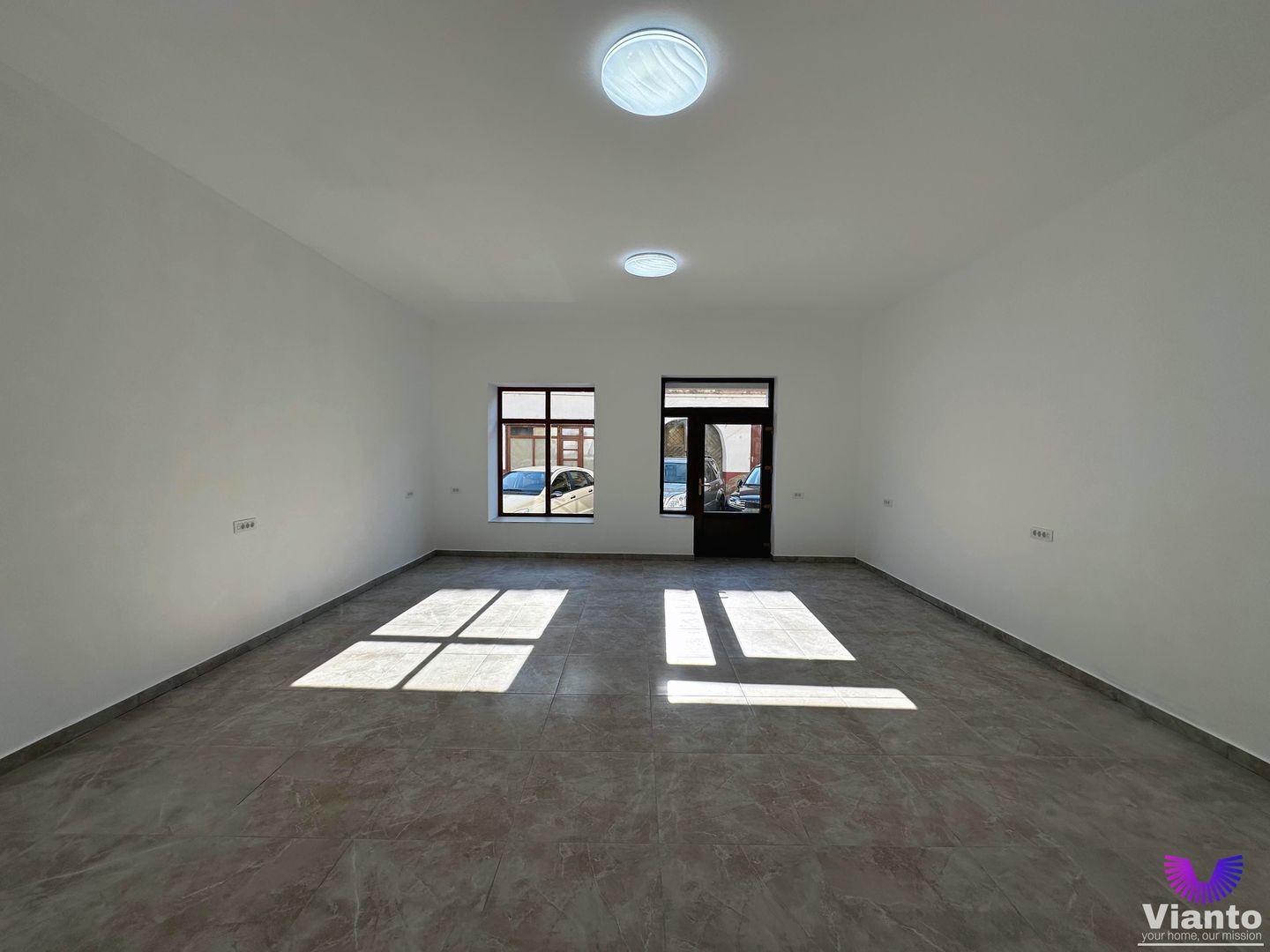 Spatiu Comercial Stradal la Parter - Ultracentral