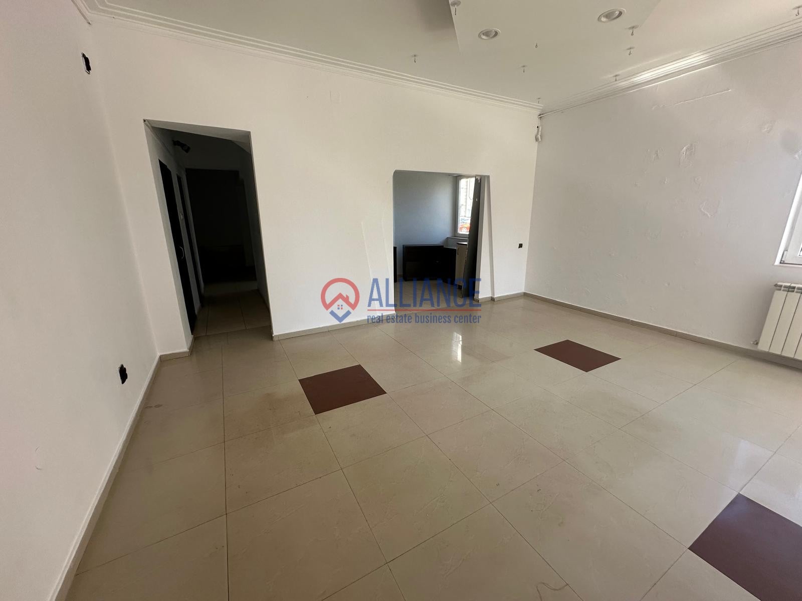 Închiriez spatiu comercial pe Mircea, Stradal, 60 mp