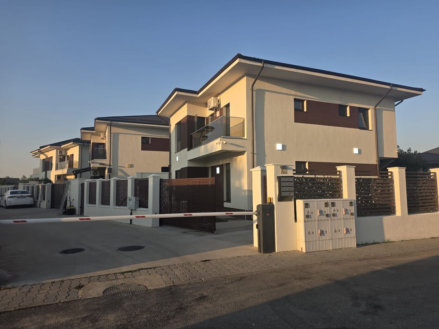 Vilă de Lux P+1 în Tunari –5 Camere, Finisaje Premium