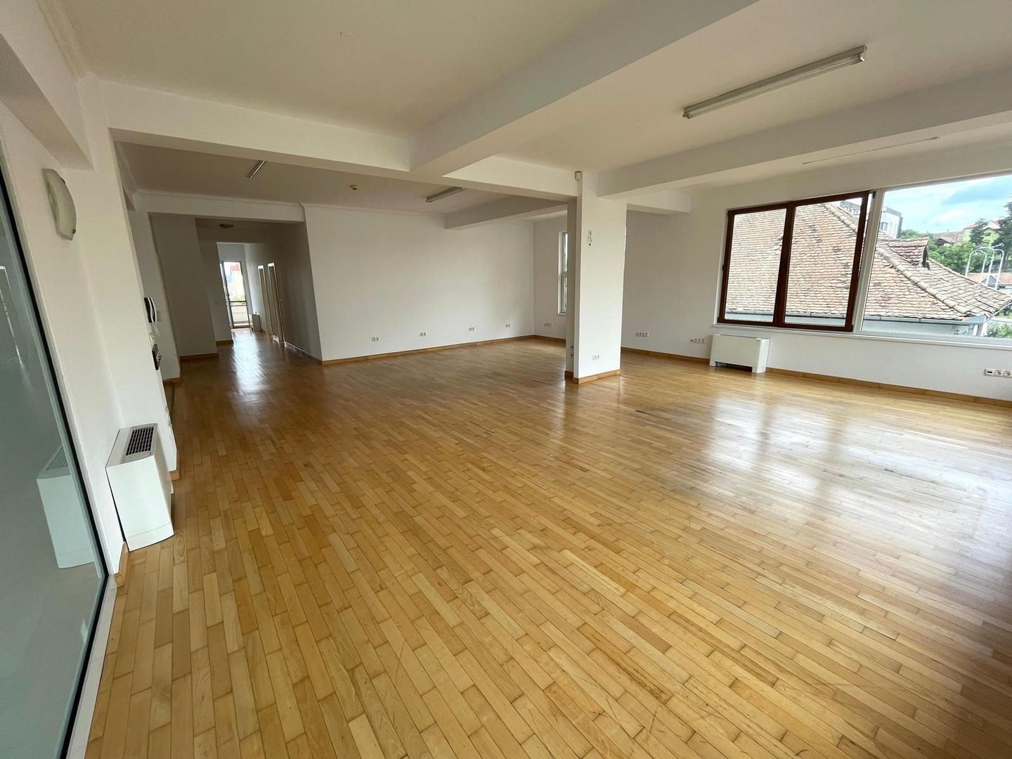 Spatiu de birouri Clasa A -Premium -Central-cu parcare proprie
