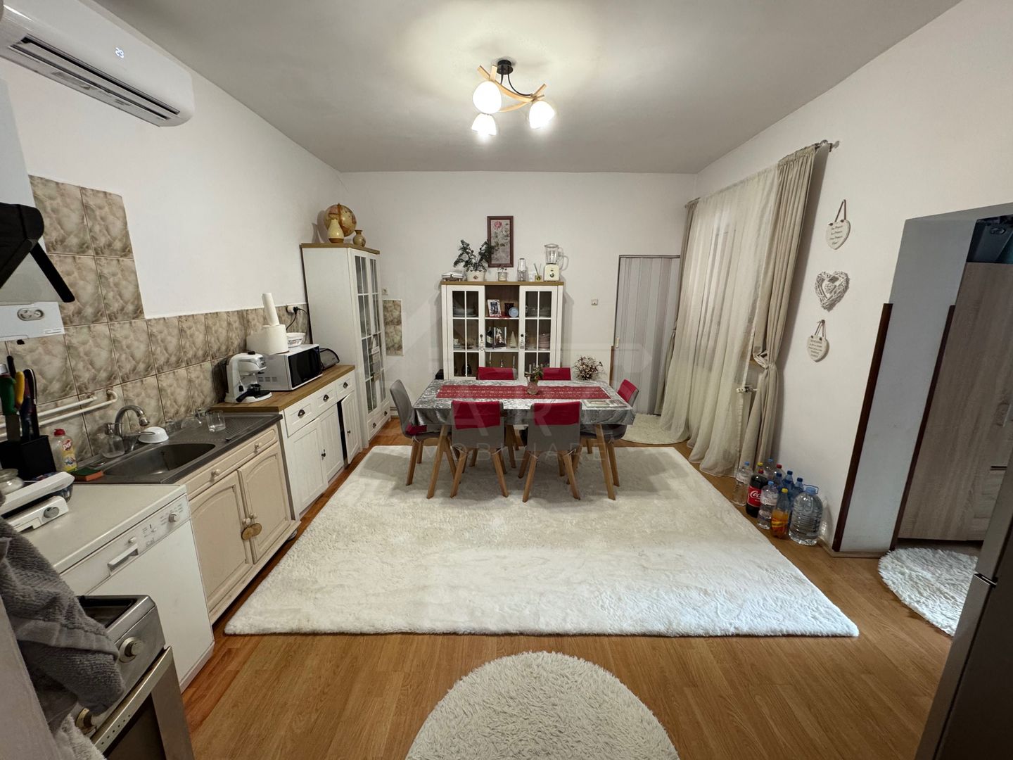 Casă de închiriat în Cerghid, județul Mureș, pentru o familie care caută liniște cu acces rapid spre Tg. Mureș