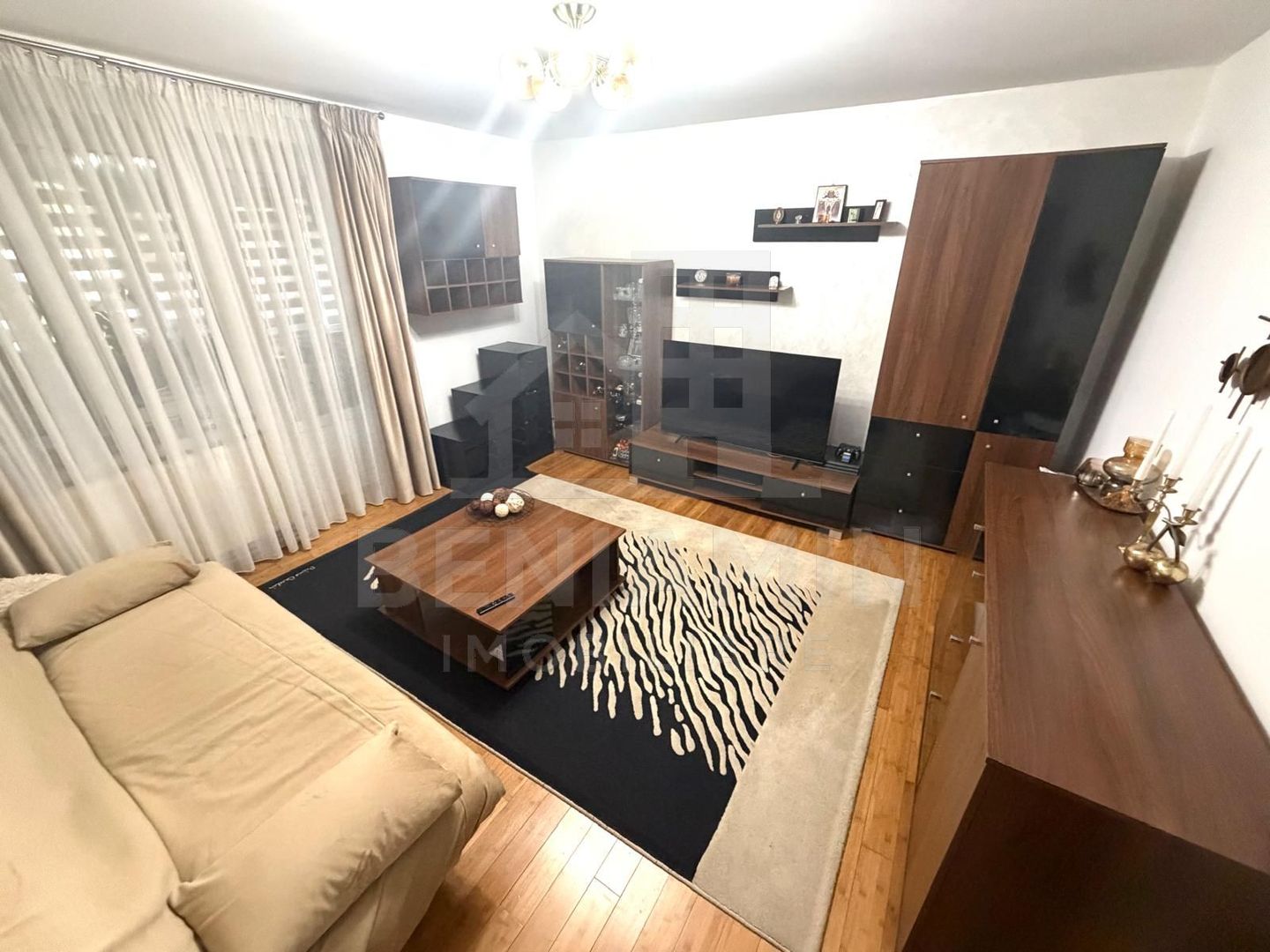 Apartament 3 camere decomandat parter Brazda lui Novac Simplon 67mp