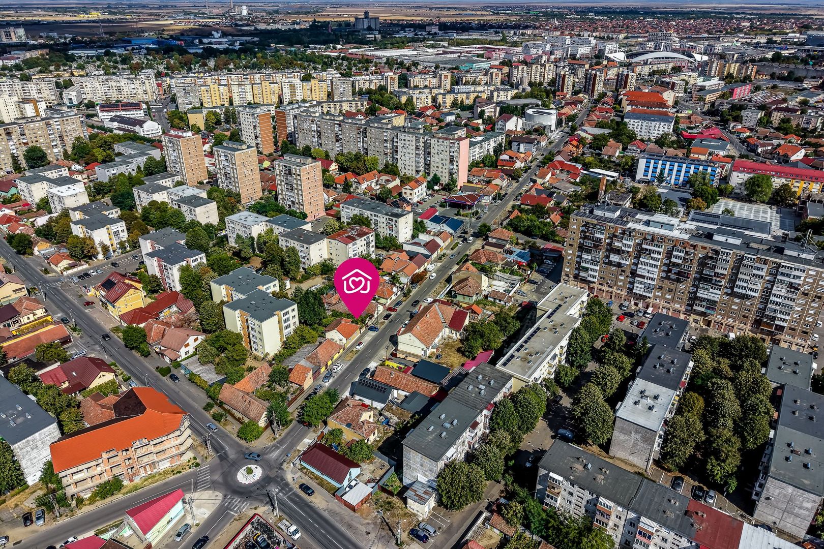 Casă în Vlaicu cu garaj și teren de 376 mp, Arad