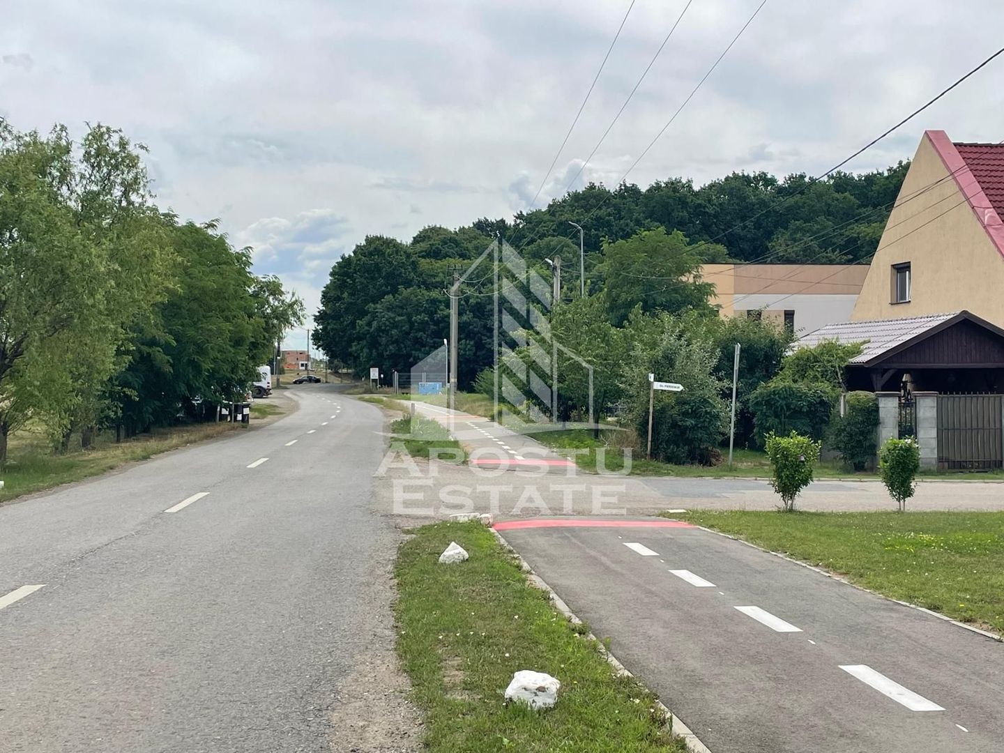 De vânzare teren intravilan 707 mp | Front 25.72 m | Dumbravita pădure