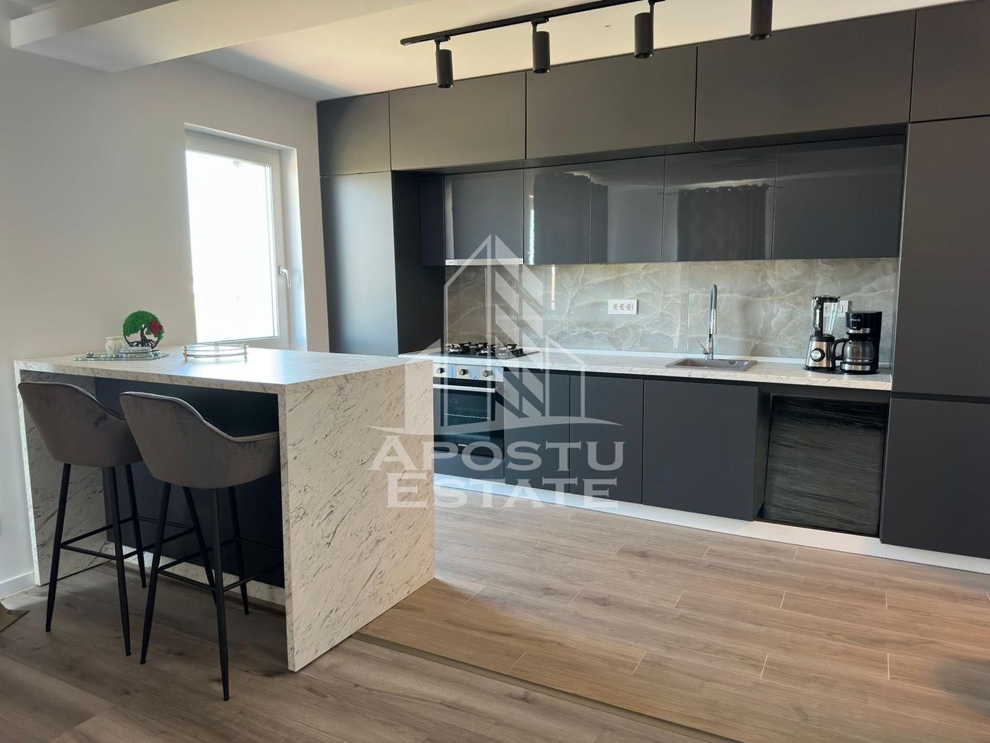 Apartament 2 camere de închiriat