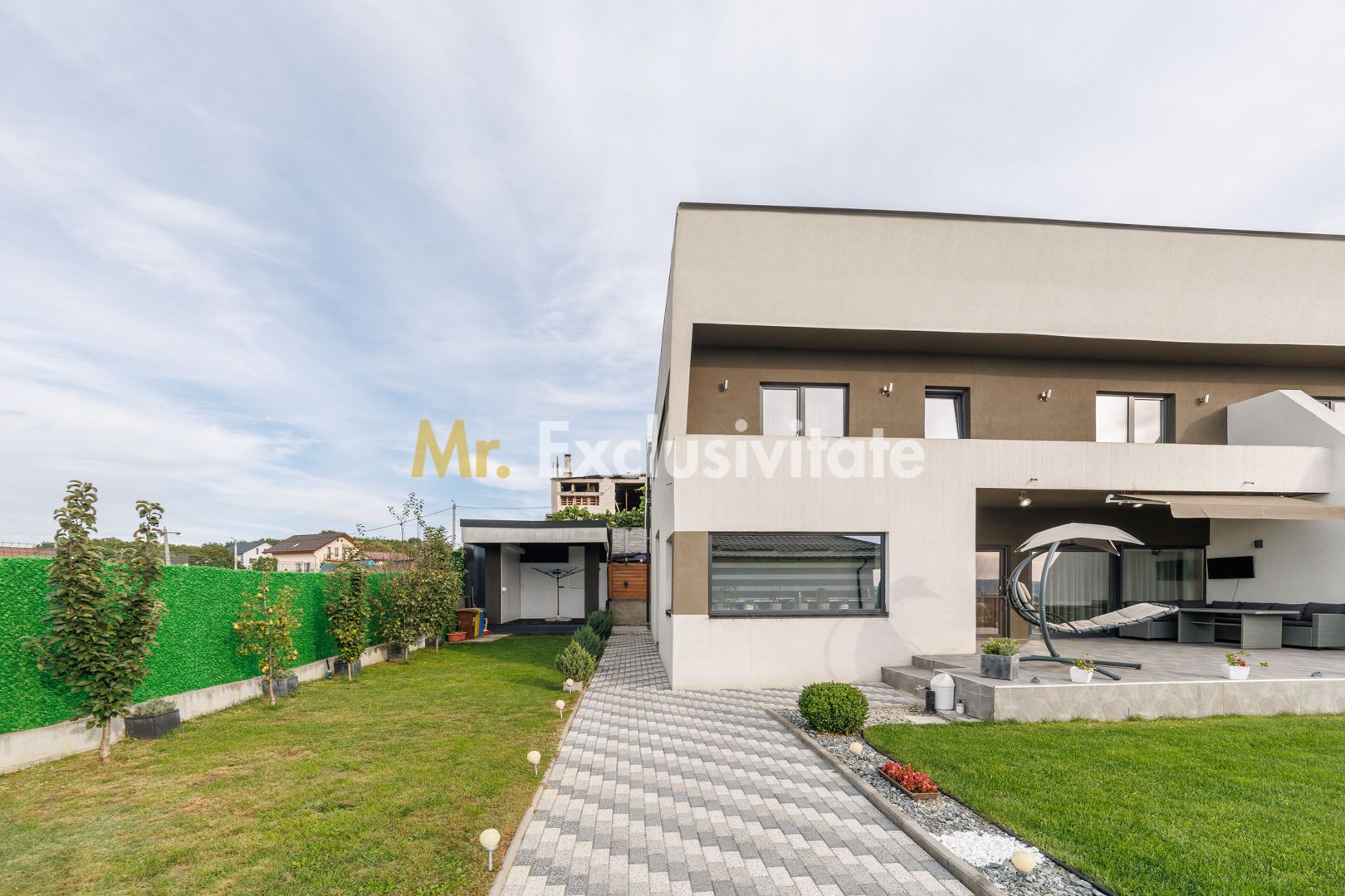 Casa moderna, constructie solida -view panoramic -Mioveni-Arges!