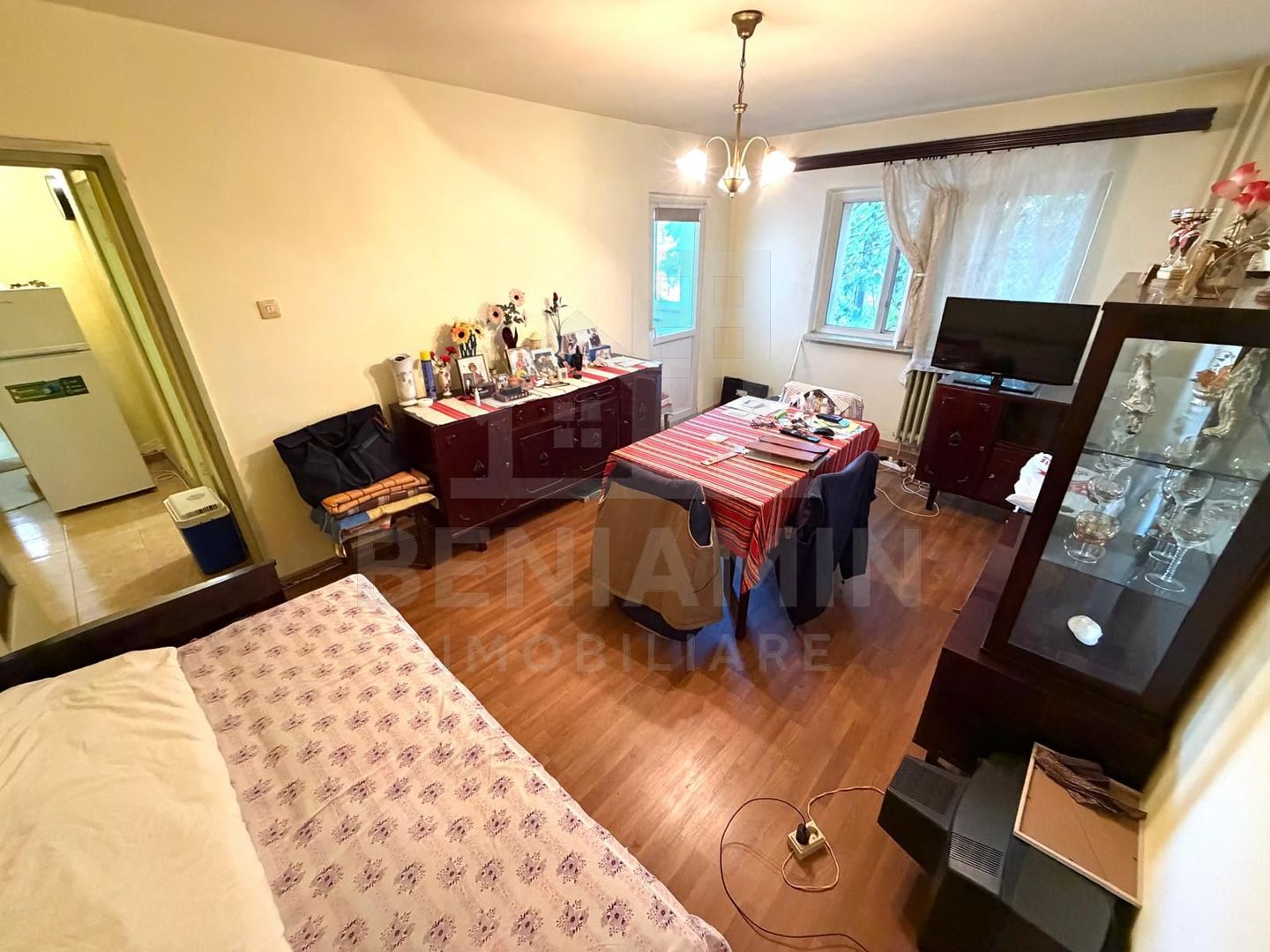 Apartament 2 camere decomandat etaj 1 Sarari Spital Filantropia 55mp