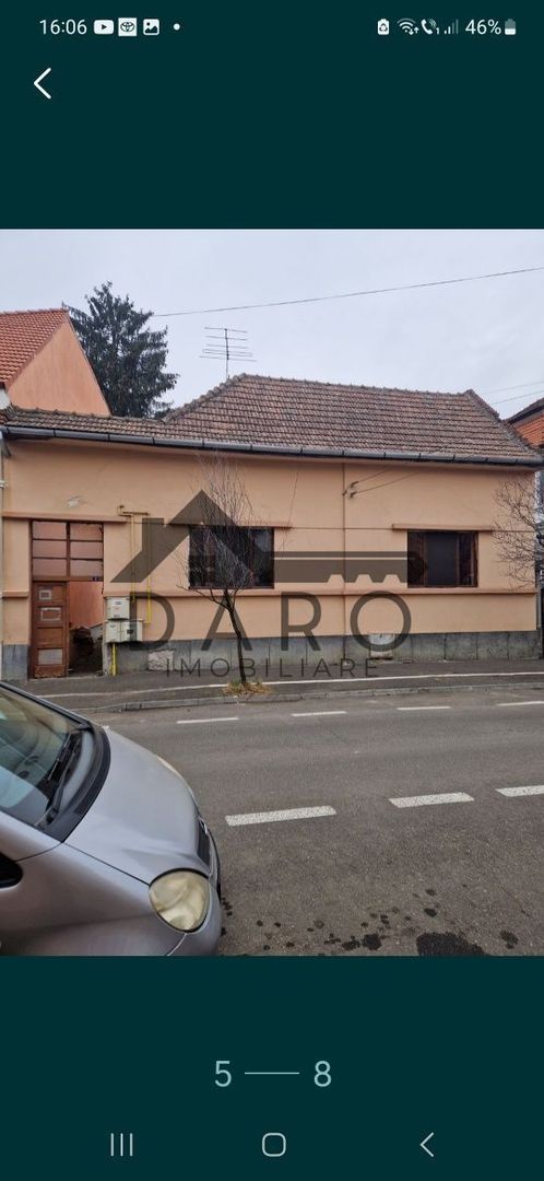 De vanzare casă lingă cetate