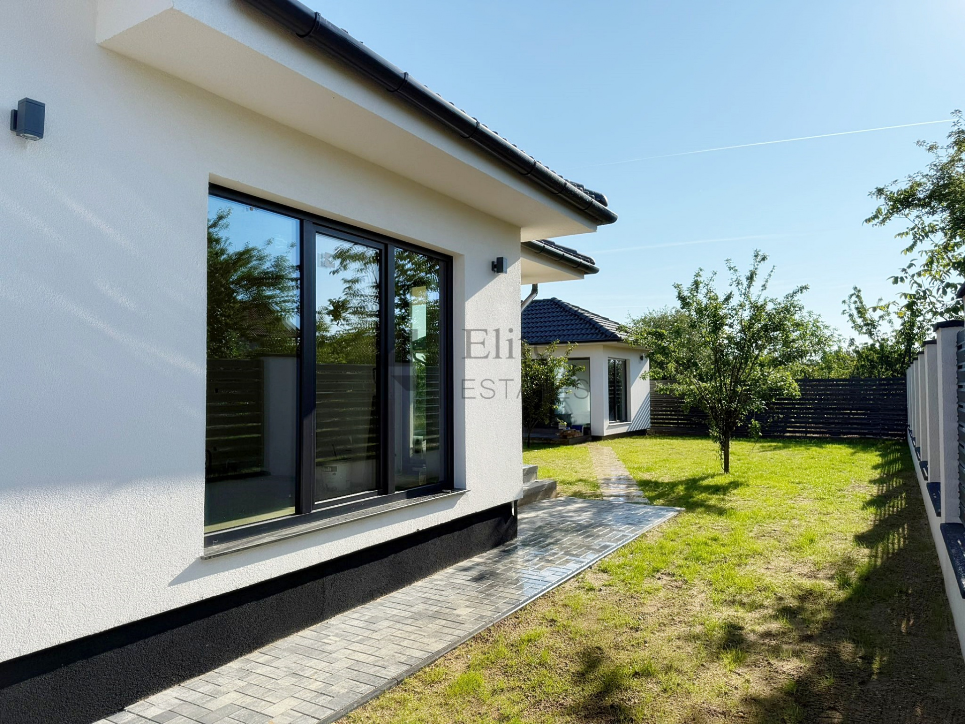 2 Case cu teren 750 mp in Grigorescu